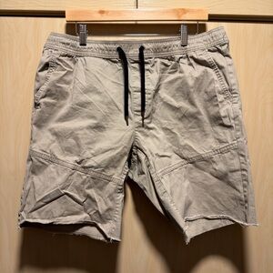 No Boundaries Men's raw hem cut Shorts - Tan